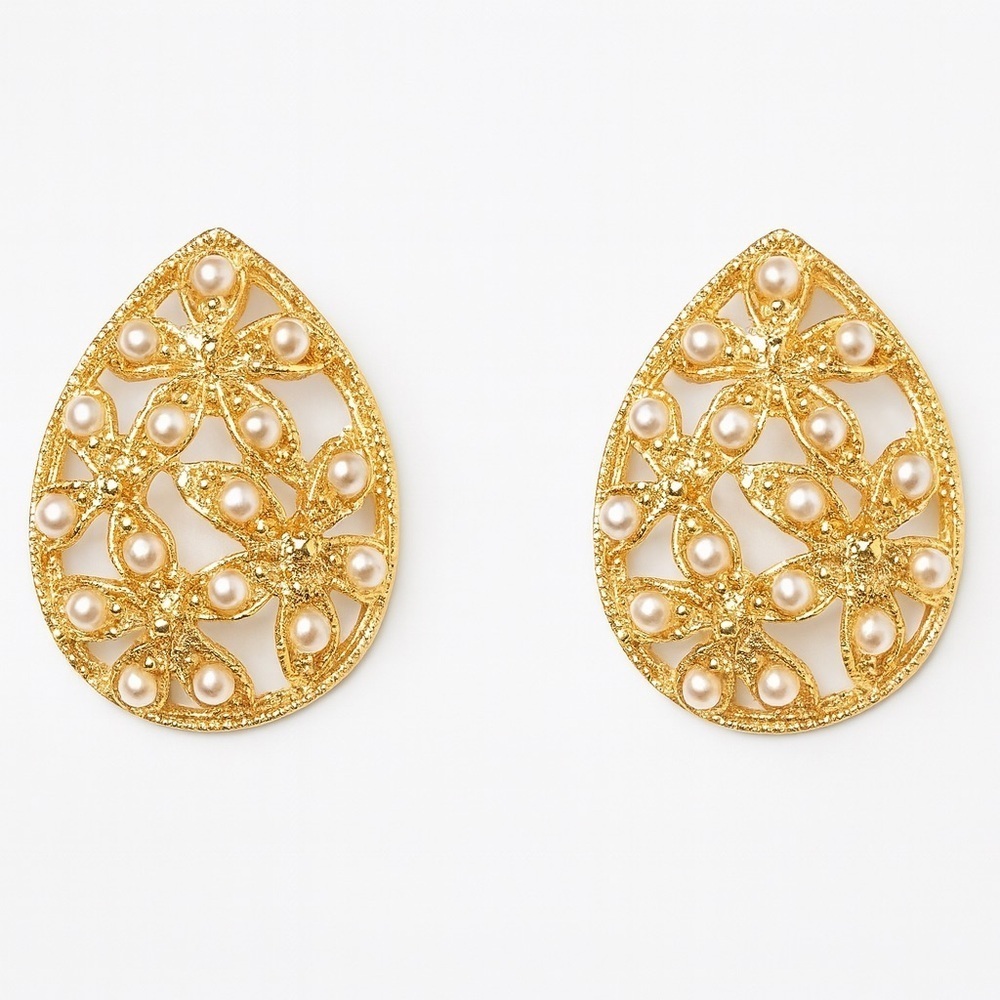 Elegant Gold and Pearl Teardrop Earrings
